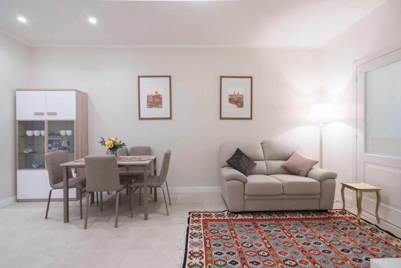 Bargello Cozy With Two Bedrooms Apartamento *